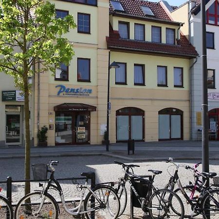Pension Am Markt Люббен Екстер'єр фото