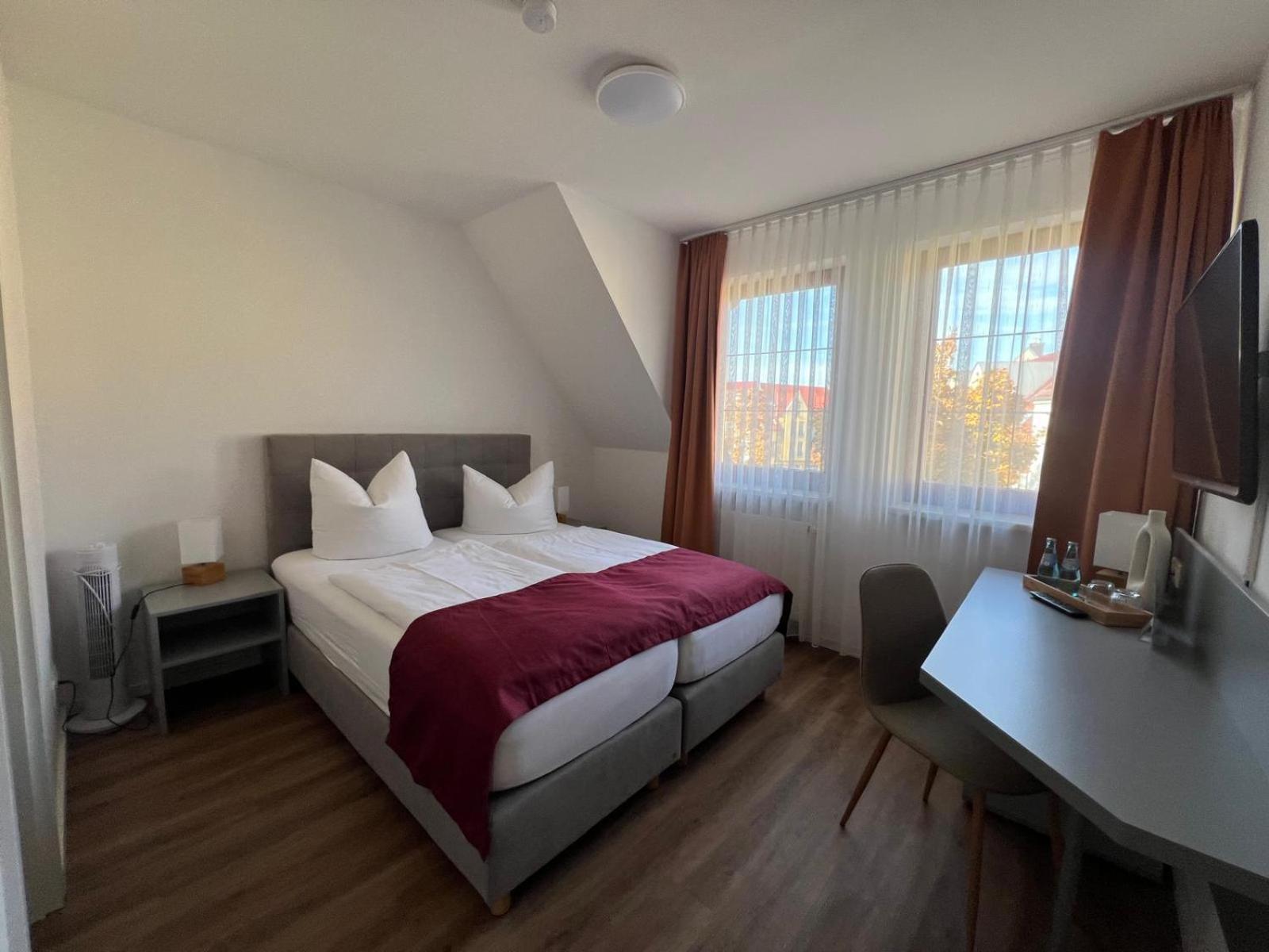 Pension Am Markt Люббен Екстер'єр фото