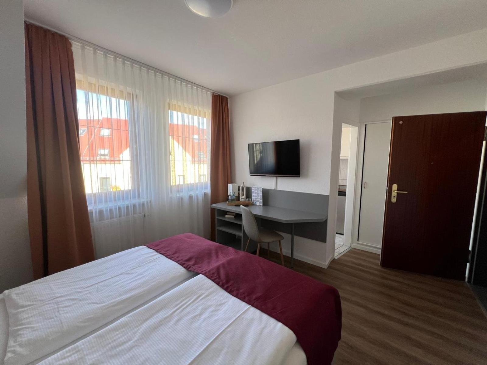 Pension Am Markt Люббен Екстер'єр фото