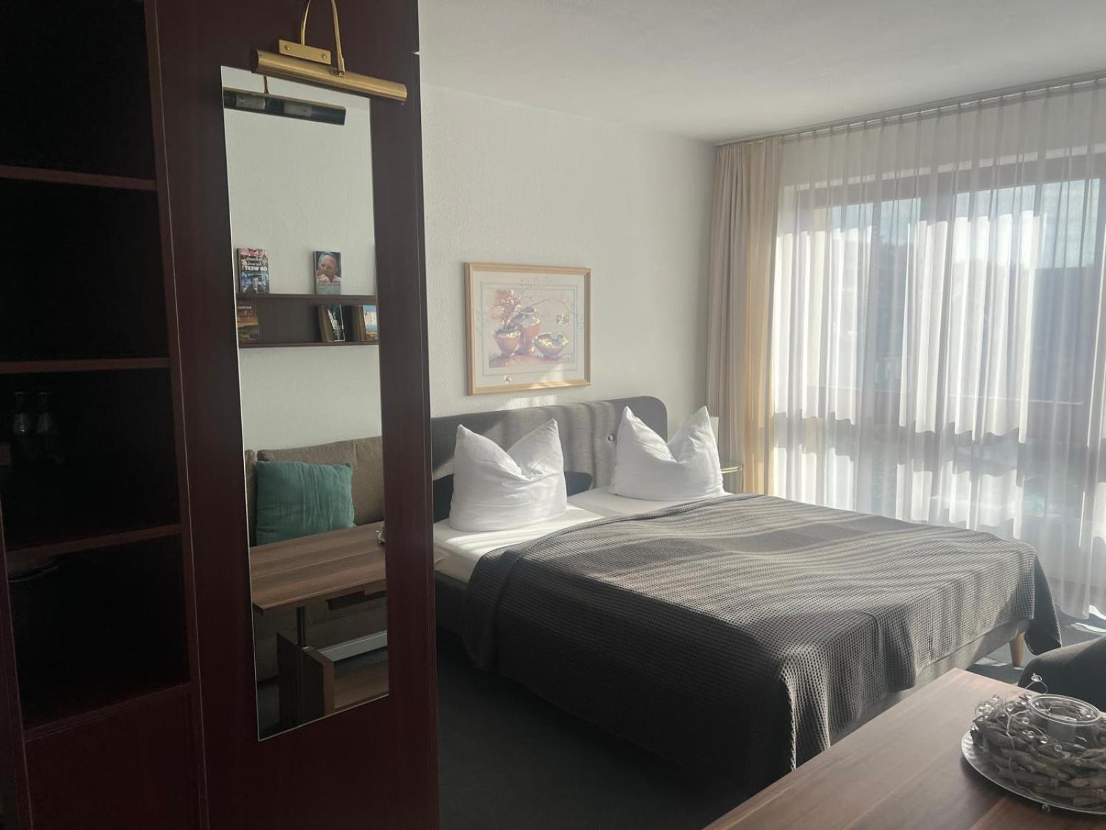 Pension Am Markt Люббен Екстер'єр фото
